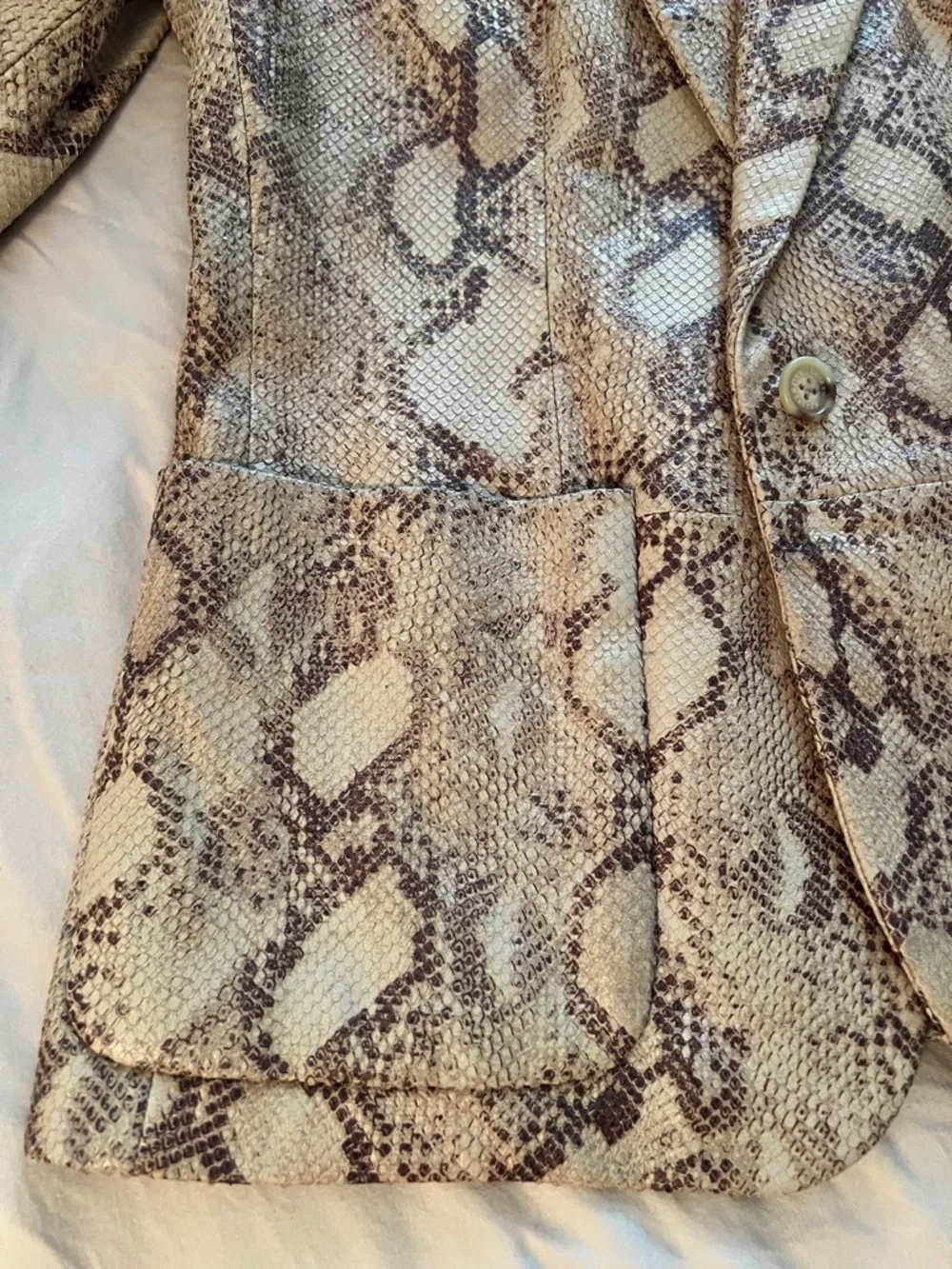 Authentic Lauren Ralph Lauren Python-Embossed Leather Neutral Snake-Print Blazer - Picture 5 of 15